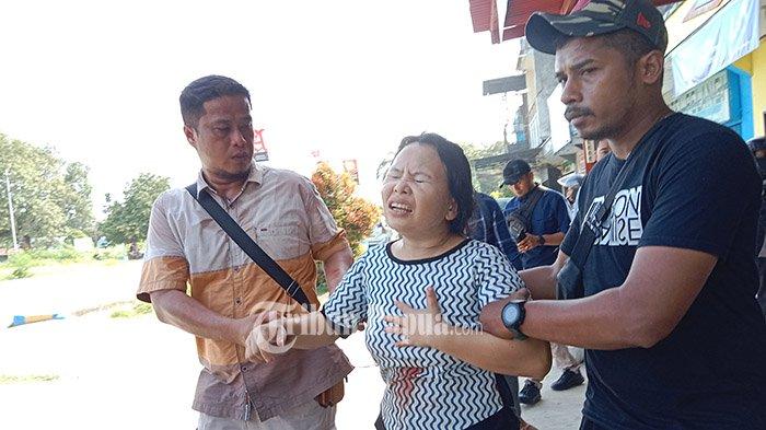 Polisi dan Pendukung Lukas Enembe Saling Serang, Warga Kena Peluru Nyasar 