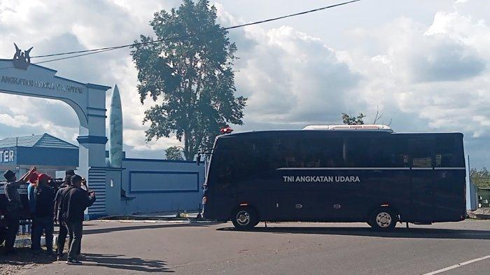 BREAKING NEWS: Panglima TNI Laksamana Yudo Margono Tiba di Timika