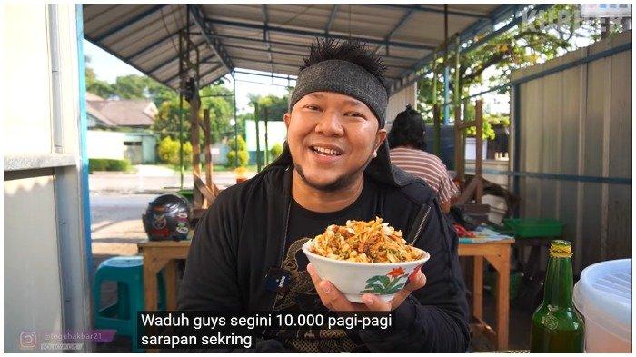 Bubur Ayam Porsi Jumbo di Depok Laris Manis, Jualan 5 Jam Ludes Ratusan Porsi