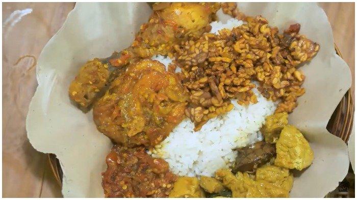 Nasi Pedas Bu Andika di Bali Laris Manis, Sehari Bisa Masak hingga 50 Kg Cabai Setan