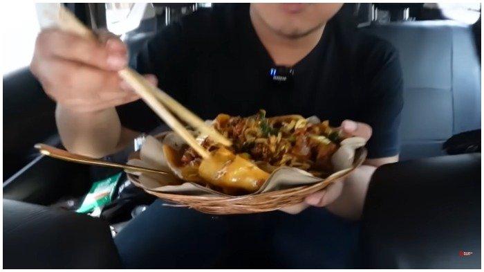 Pangsit Goreng Le Gino Tetap Laris Manis Meski Sudah Tidak Viral di Medsos