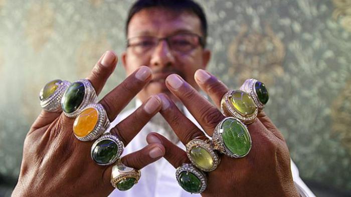 fungsi-sebenarnya-quotsaya-pukul-pakai-cincin-akik-maling-itu-langsung-pingsanquot