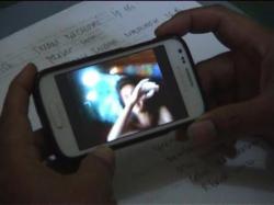 seorang-istri-dapati-video-mesum-suami-dengan-ponakan-di-handphone