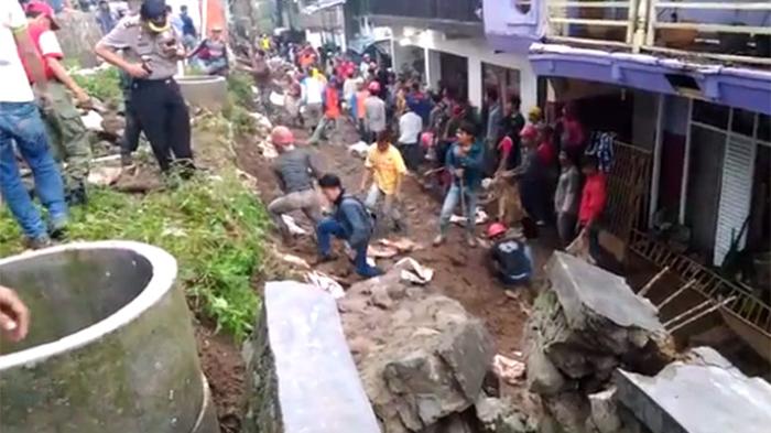 Sejumlah Dugaan Tembok Pembatas Rusunami Roboh Menimpa Bocah