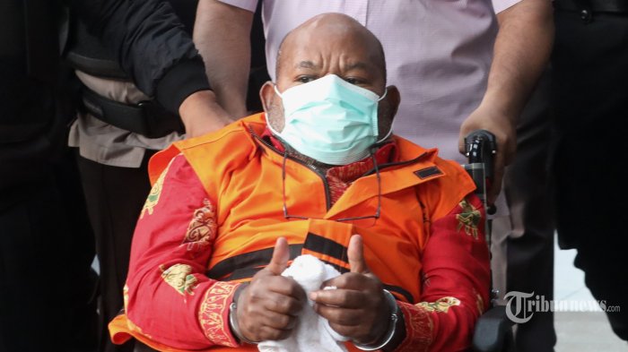 Pengacara Ngotot Mau Bawa Lukas Enembe Berobat ke Singapura
