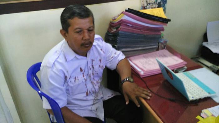 Oknum Orangtua Siswa SMK 2 Makassar Pukul Guru Hingga Berdarah