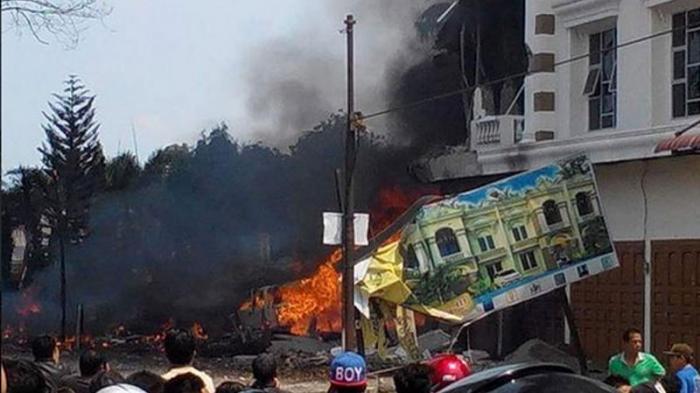 Foto-foto Penampakan Pesawat Hercules yang Jatuh di Medan 