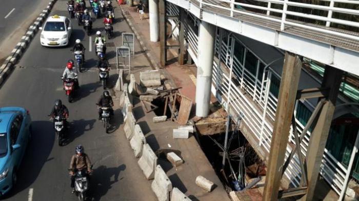 Jalan di Jakarta Berlubang karena Kontraktor Abal-abal