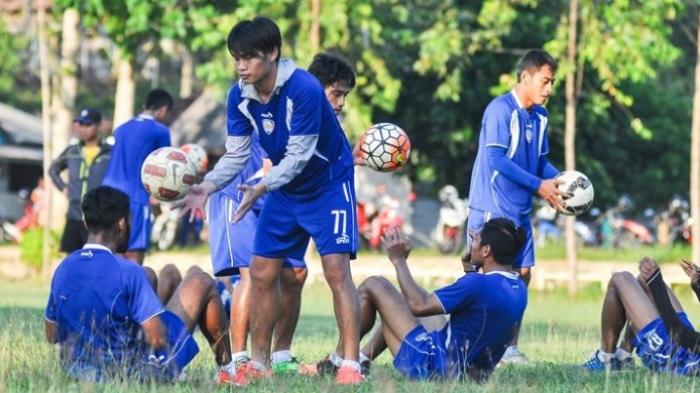 Pemain Arema Didenda Rp 5 Juta Cuma karena Nasi Goreng