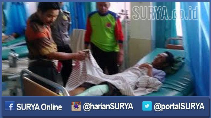 Cinta Ditolak,Cangkul Bertidak di Pantat dan Kaki Pak Modin
