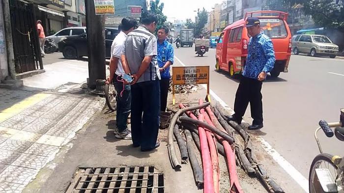 Kulit Kabel Sebanyak Satu Mobil Pikap Ditemukan di Gorong-gorong Astanaanyar Bandung