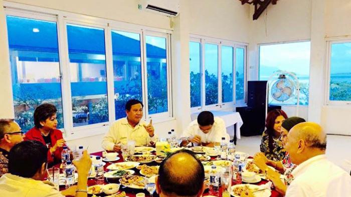 sebelum-kampanye-untuk-maya-glenny-prabowo-ajak-masyarakat-dukung-jokowi