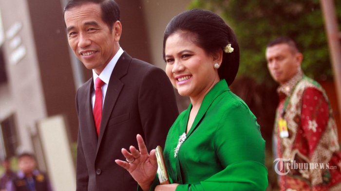 Iriana Jokowi Pilihkan Bahan Baju untuk Akad Nikah Calon Menantunya