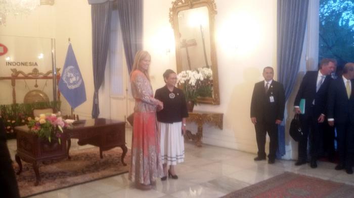Cantiknya Ratu Maxima dari Belanda Kenakan Batik