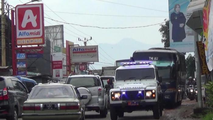 Dilakukan Polisi Saat Lihat Rombongan Kendaraan TNI Terobos Satu Jalur ke Puncak