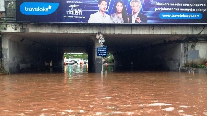 Ganti Gubernur Malah Jadi Banjir