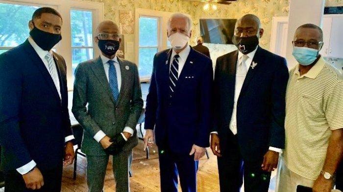 Capres AS Joe Biden Didesak Pilih Wanita Kulit Hitam sebagai Cawapres