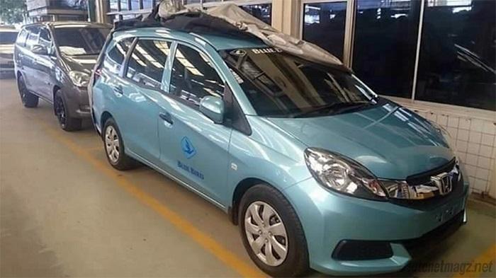 Ahok Hadiri Peluncuran Taksi Blue Bird Mobilio, Muat 7 Orang Tarif Sama