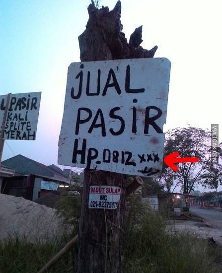 Pengumuman di jalanan ini bikin ketawa sambil gagal paham