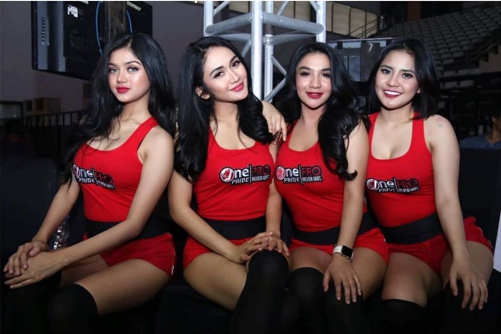 Heboh! Gadis Ini Dimahar Uang Rp 1.7 Miliar & Dilamar Menggunakan Helikopter