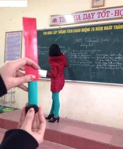 Momen nggak sengaja busana guru mirip alat tulis, mau ketawa takut dihukum
