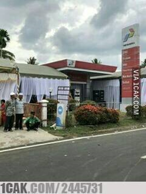 Foto-Foto Pernikahan yang 'Unik' dan Kocak, Hanya Ada di Indonesia!