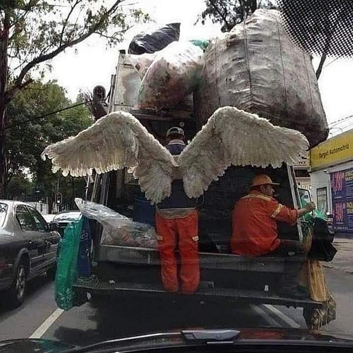 Tingkah nyeleneh orang naik mobil pick-up, bikin kamu gagal paham