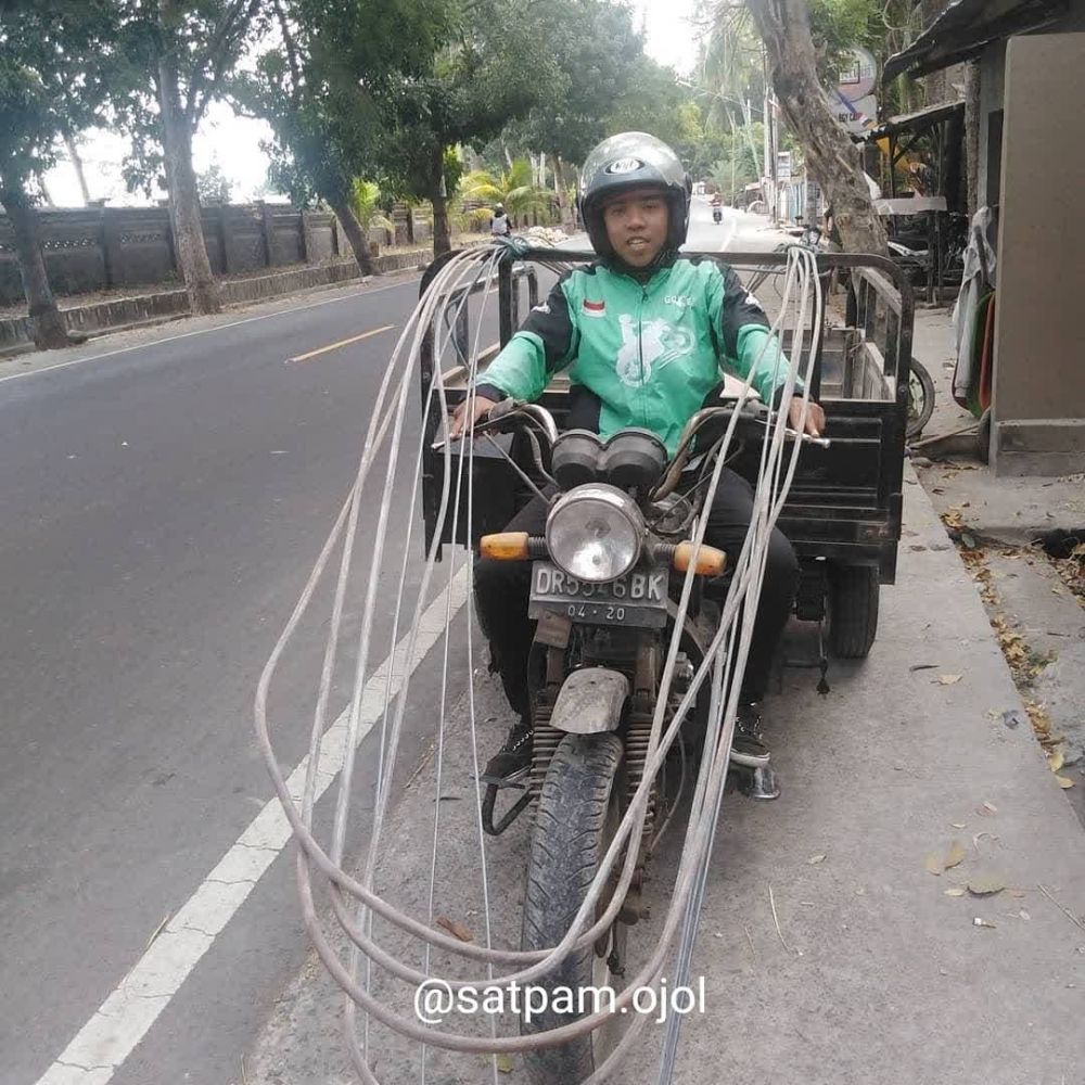 Motor unik driver ojek online ini bikin pengguna gagal paham