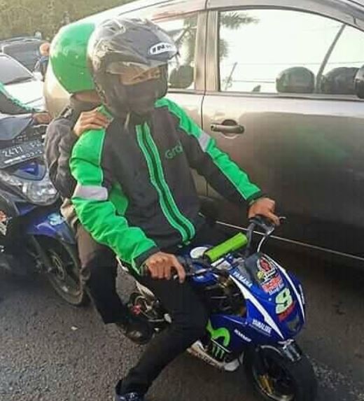 Motor unik driver ojek online ini bikin pengguna gagal paham