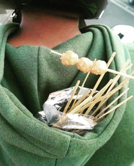 10 Lifehack Nyeleneh Pakai Baju yang Bikin Tepuk Jidat