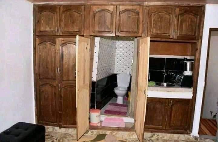 Cara nyeleneh pasang perabot rumah tangga ini bikin kamu ketawa ngakak