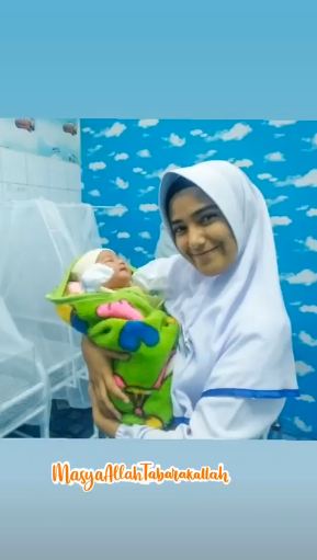 KENALAN NIH SAMA NENG Nadya, BIDAN CANTIK YANG MEMPESONA!