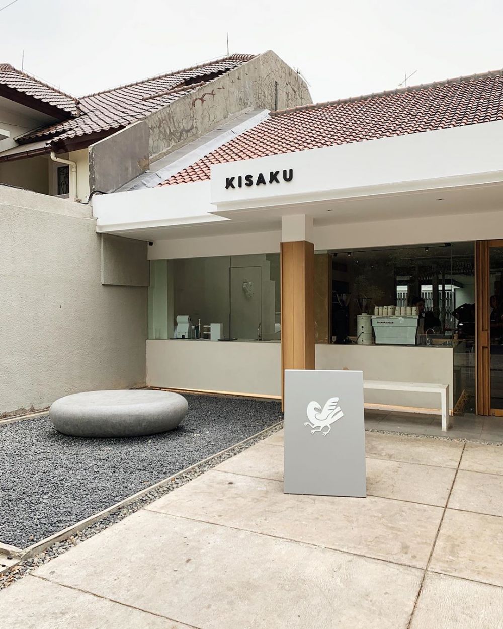 8 Artis Cantik Pemilik Bisnis Coffee Shop, Tempatnya Kece Abis