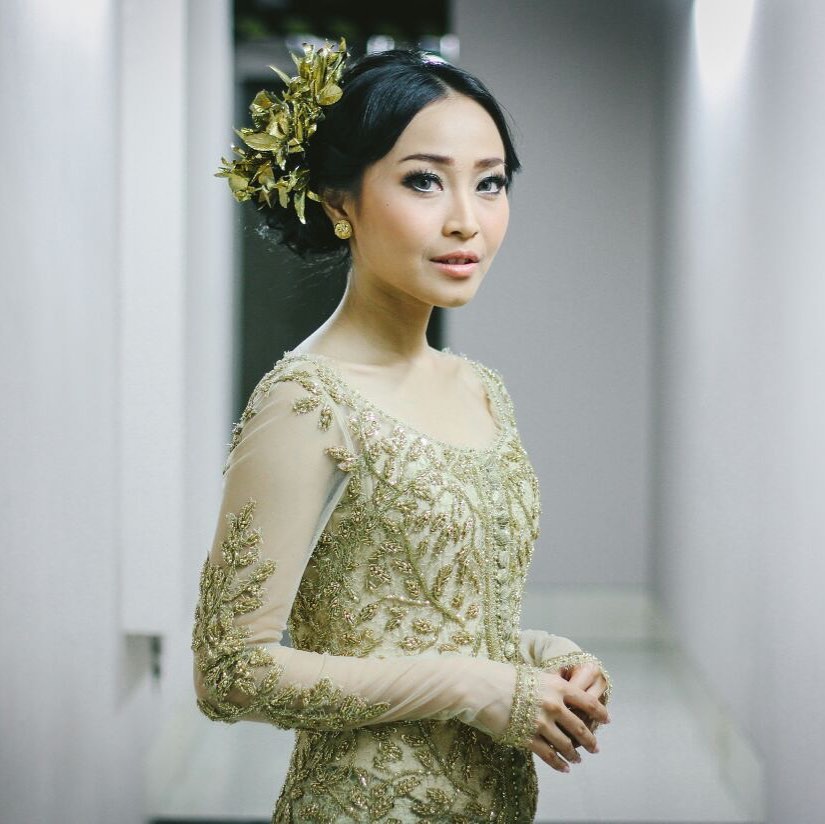 7 Penyanyi Tanah Air Seksi Dengan Pakaian Kebaya
