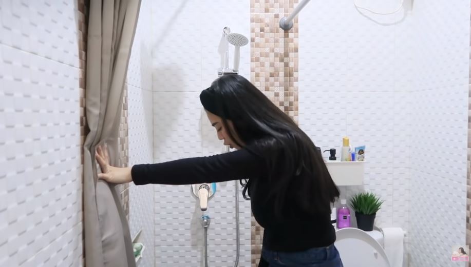 10 POTRET RUMAH MEWAH SELEB FELICYA ANGELISTA, ELEGAN BERNUANSA PUTIH