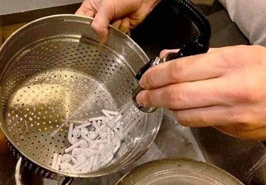 KRATIFNYA WARGA KITA! 10 TINGKAH ISENG PAKAI BARANG DI RUMAH