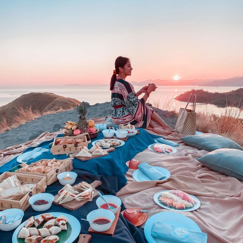 10-potret-kirana-larasati-liburan-di-labuan-bajo-dan-pulau-komodo