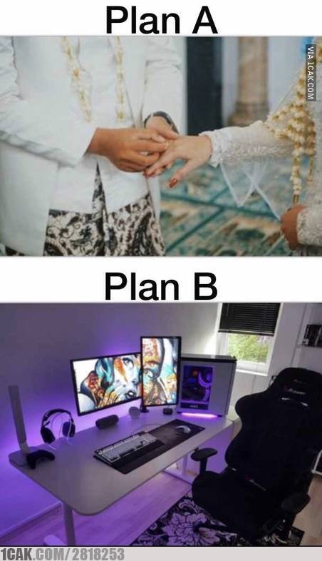 Meme lucu 'mending rakit PC' ini, bikin kalian gagal paham
