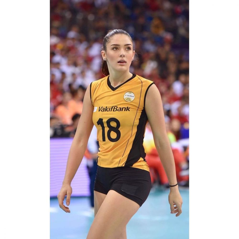 Pesona Zehra Gunes, Bidadari Tim Voli Turki di Olimpiade Tokyo 2020