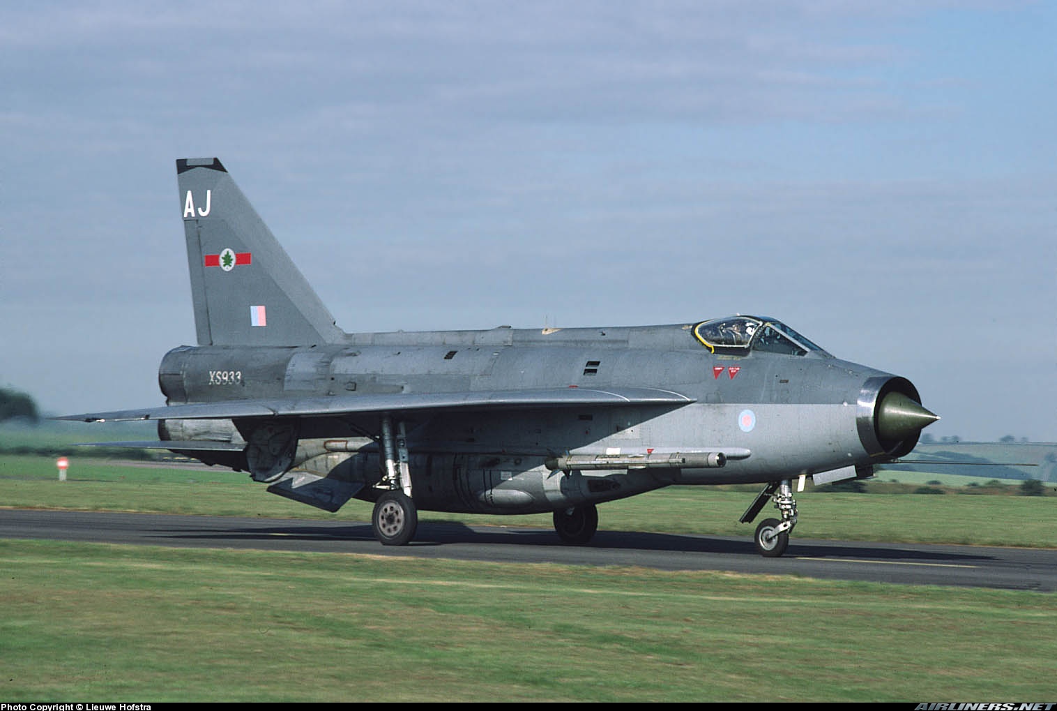 (mirip mig-21) English Electric / BAC Lightning Interceptor (1960)