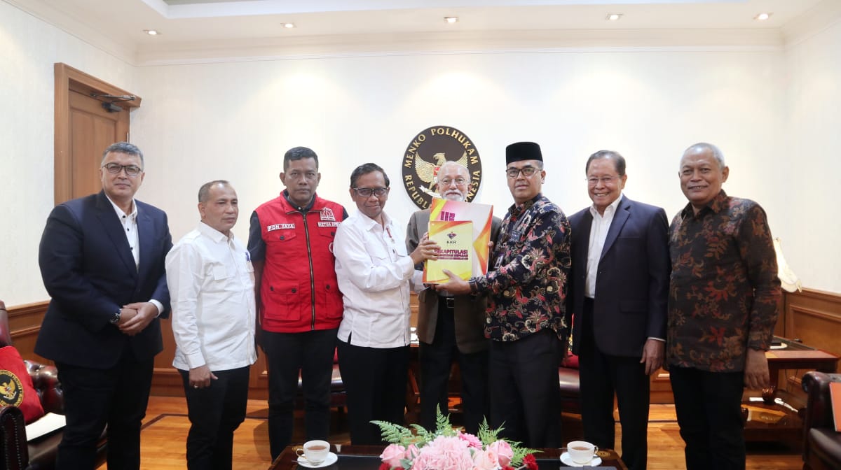 wali-nanggroe-serahkan-data-lima-ribu-kasus-pelanggaran-ham-di-aceh-ke-pemerintah