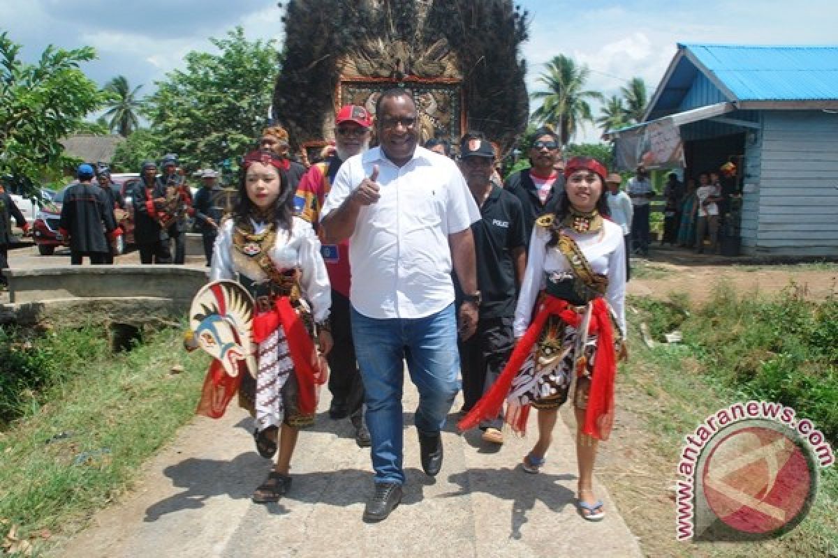 Tukang Kayu Dibantai KKB di SMP YPK Yakpesmi Dekai Yahukimo