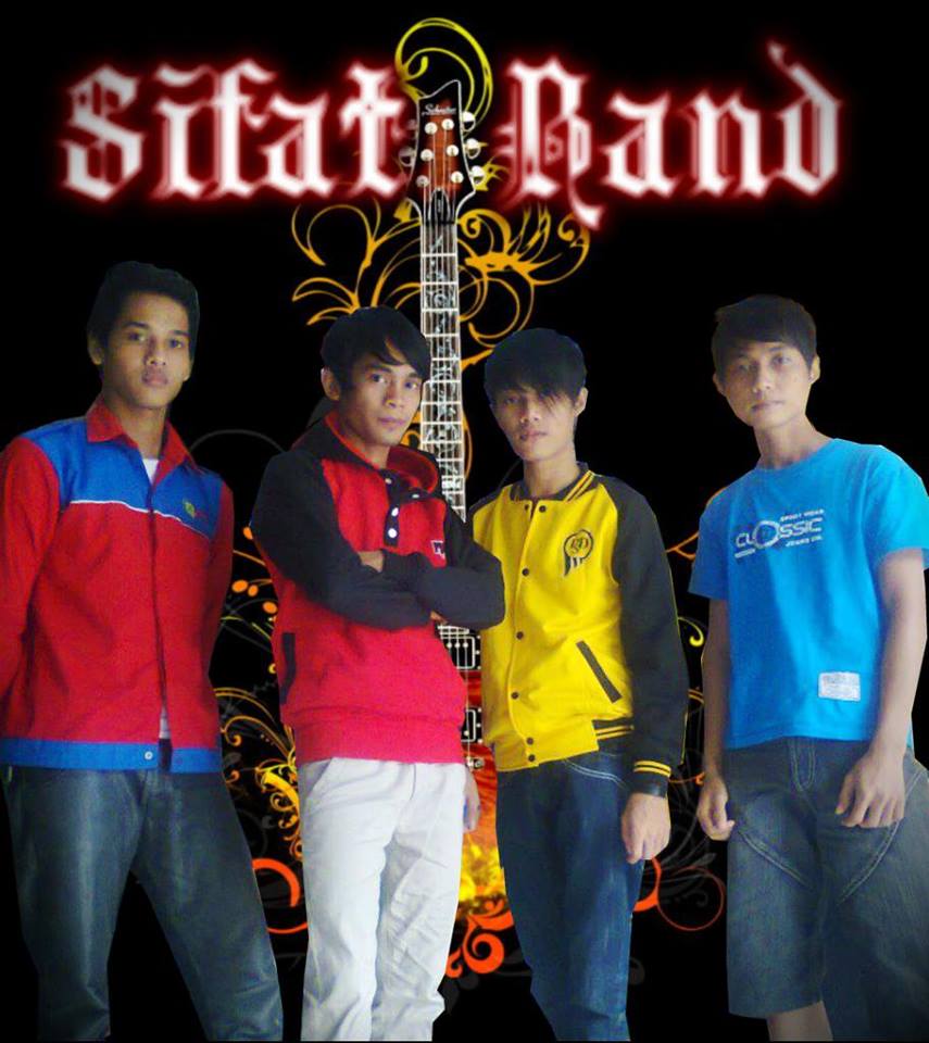 20 Nama band Indonesia ini nyentrik abis, fotonya malah bikin ngakak