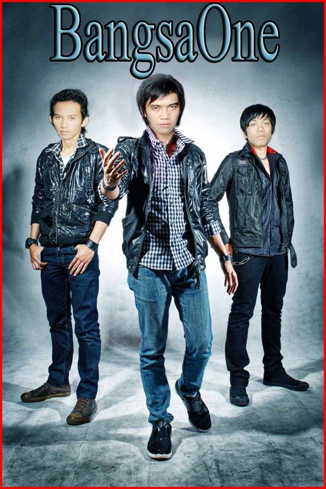 20 Nama band Indonesia ini nyentrik abis, fotonya malah bikin ngakak