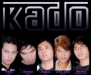 20 Nama band Indonesia ini nyentrik abis, fotonya malah bikin ngakak