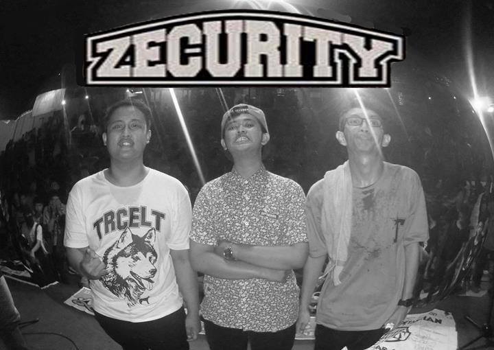 20 Nama band Indonesia ini nyentrik abis, fotonya malah bikin ngakak