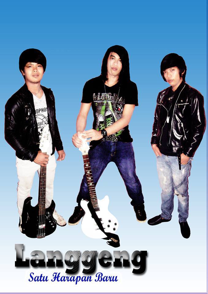 20 Nama band Indonesia ini nyentrik abis, fotonya malah bikin ngakak