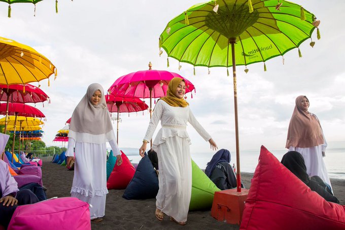 Pantai Syariah Banyuwangi Tercoreng Perilaku Tak Syariah