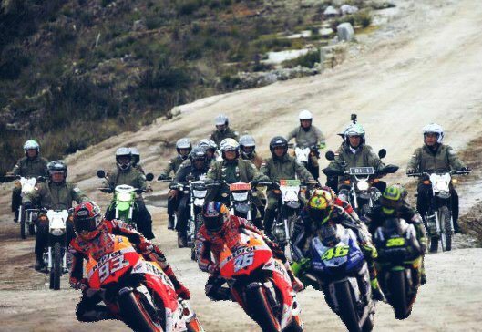 10 Editan foto Jokowi saat naik motor trail ini kocak abis