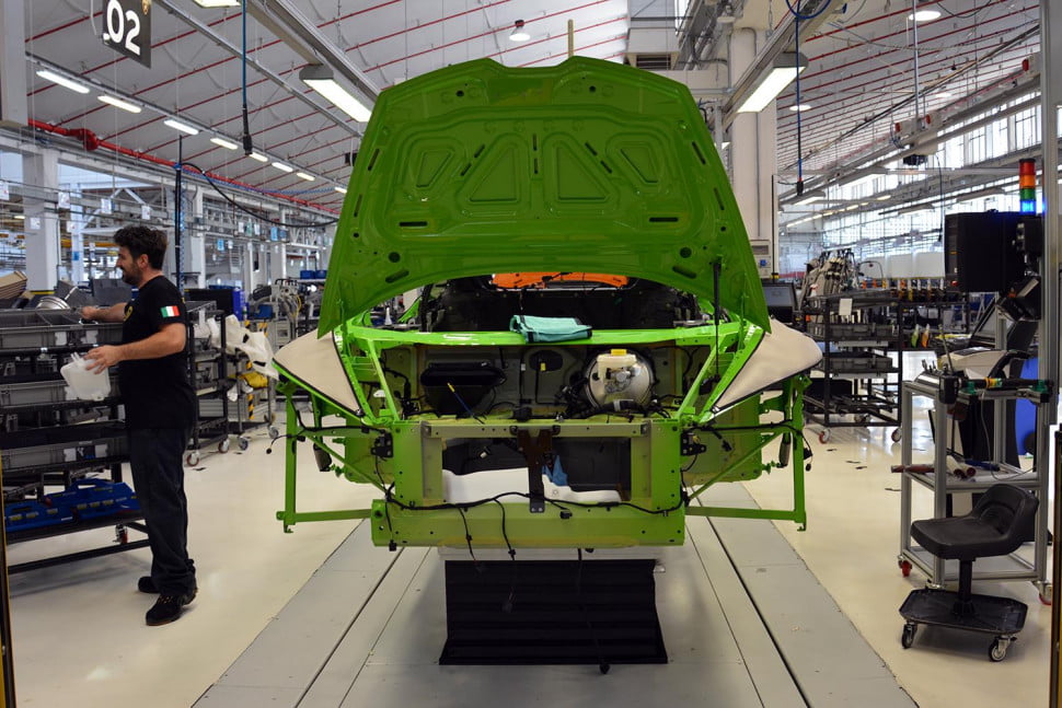 15 Foto di balik proses pembuatan mobil Lamborghini